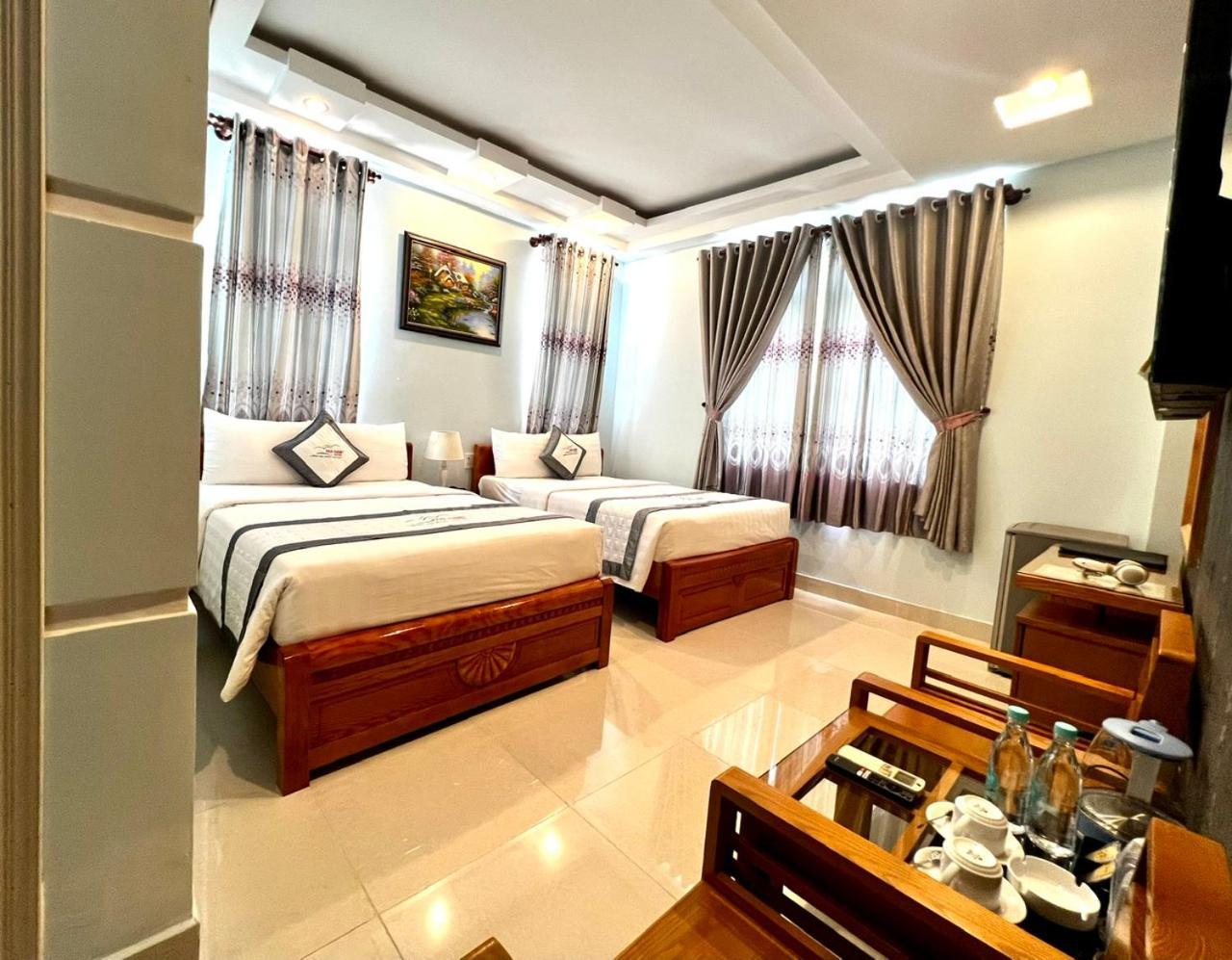 Yen Nam Hotel Nguyen Trong Tuyen Cidade de Ho Chi Minh Exterior foto