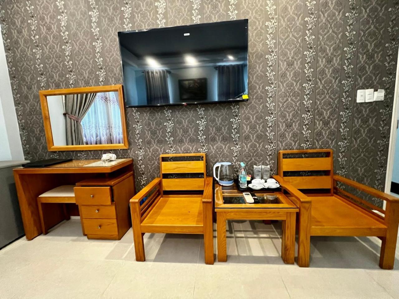 Yen Nam Hotel Nguyen Trong Tuyen Cidade de Ho Chi Minh Exterior foto