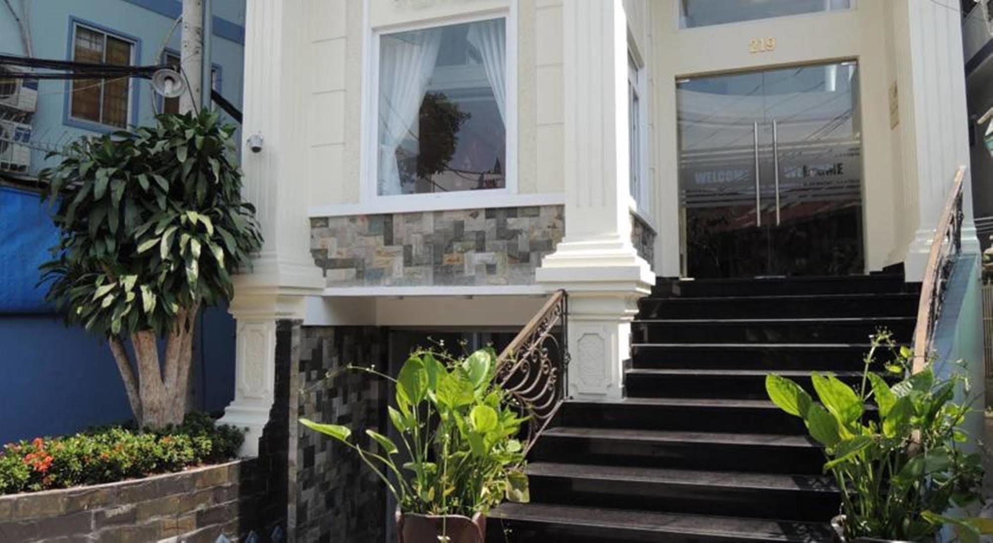 Yen Nam Hotel Nguyen Trong Tuyen Cidade de Ho Chi Minh Exterior foto