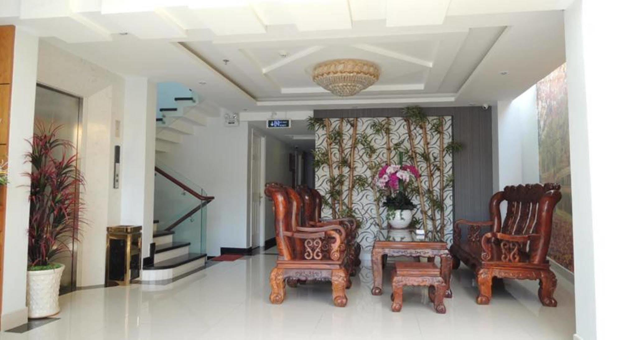 Yen Nam Hotel Nguyen Trong Tuyen Cidade de Ho Chi Minh Exterior foto